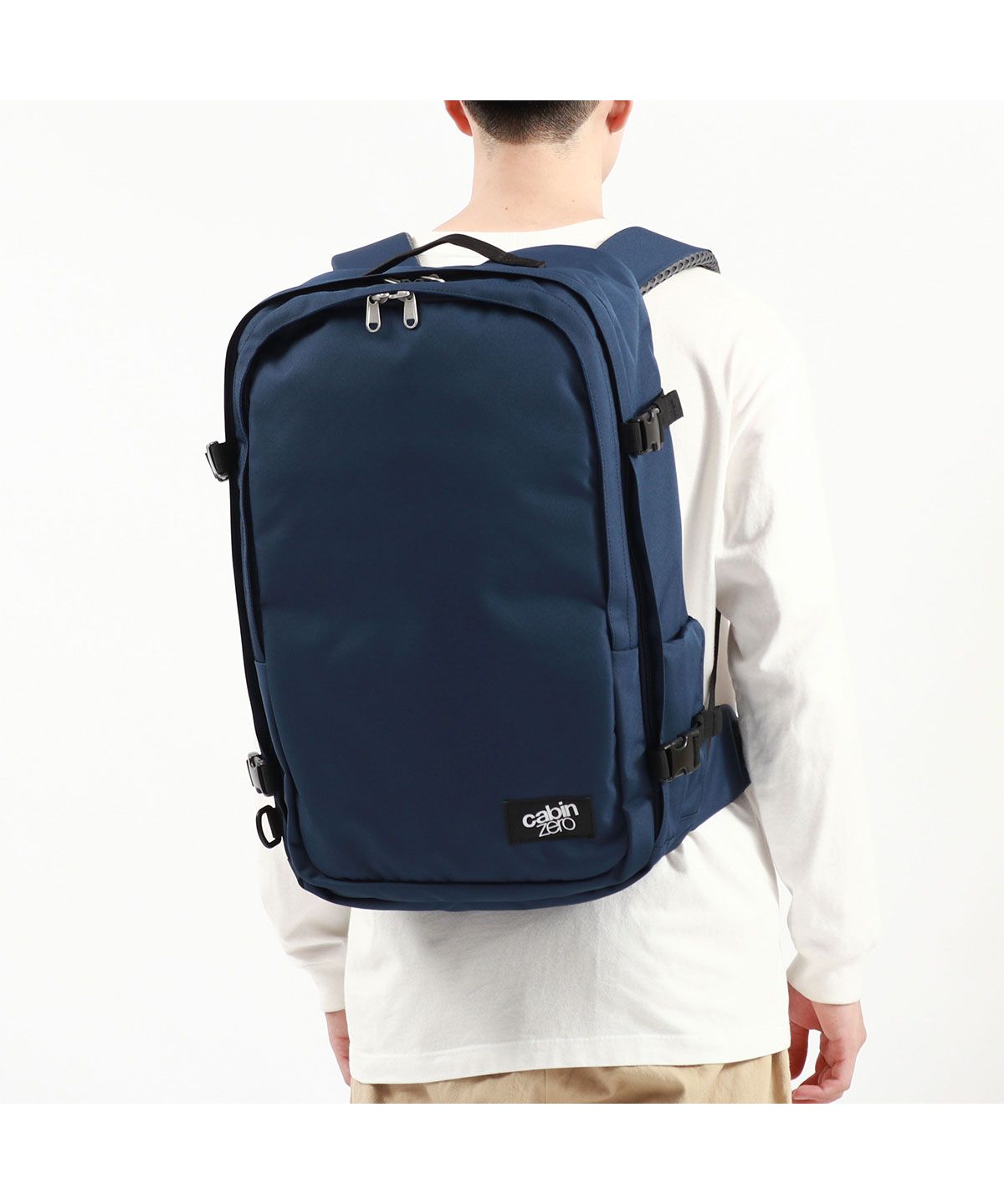 Classic Pro 42L バックパック • Absolute Black | CABINZERO