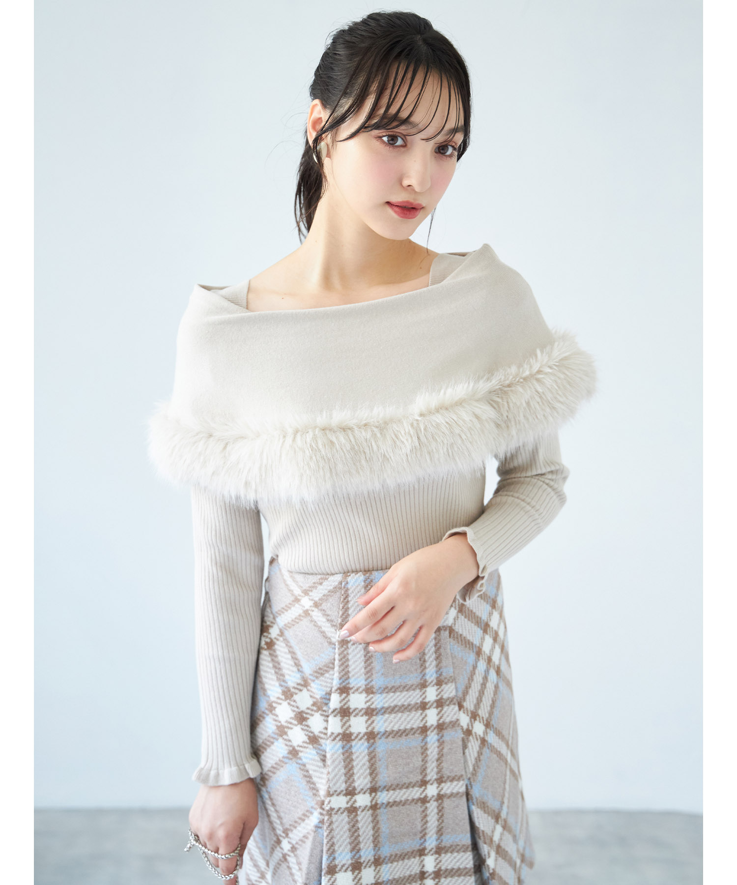 トッコクローゼット tocco closet ファー付きケープライク袖口