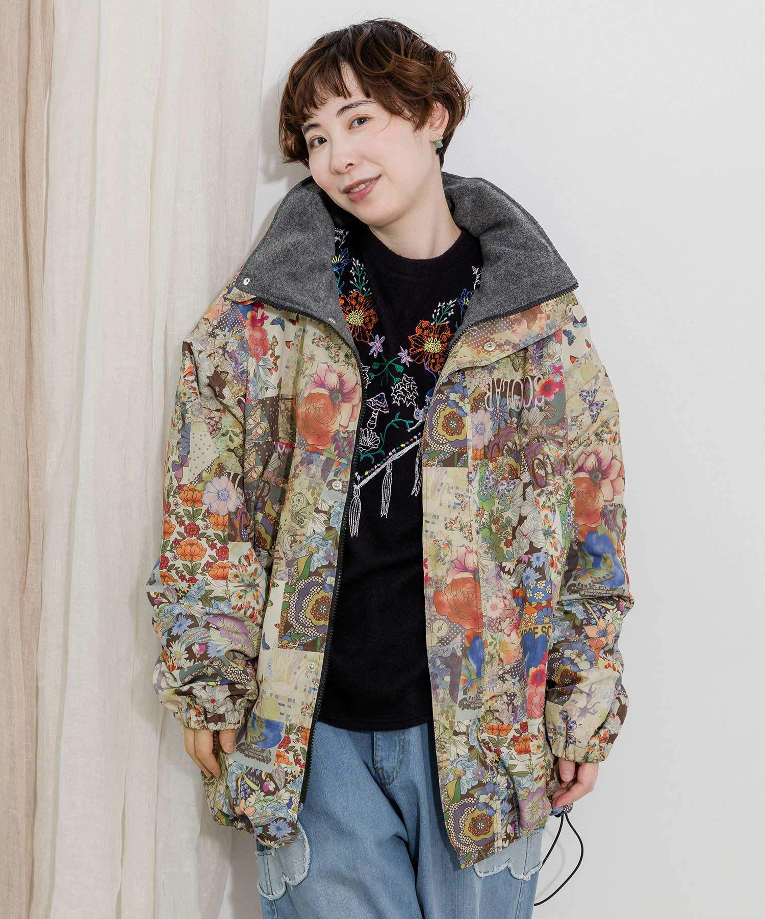 【新品】スカラー ScoLar ポップ総柄 裏フリース　ブルゾン ジャンパー ScoLar（スカラー）の「ポップ総柄 裏フリースブルゾン