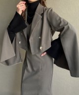 グレー