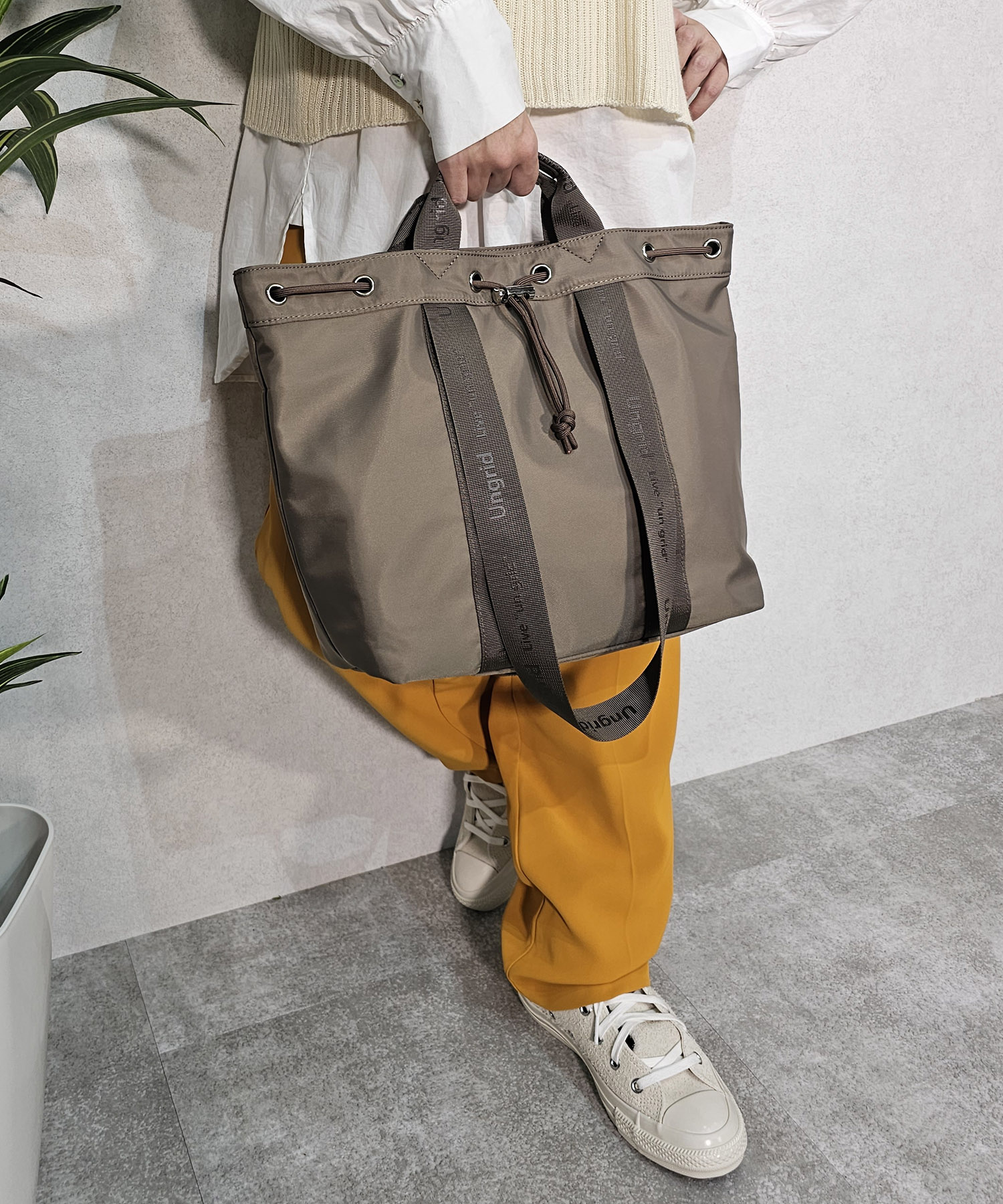style code｜【Ungrid/アングリッド】ナイロン ロゴテープ 牛革