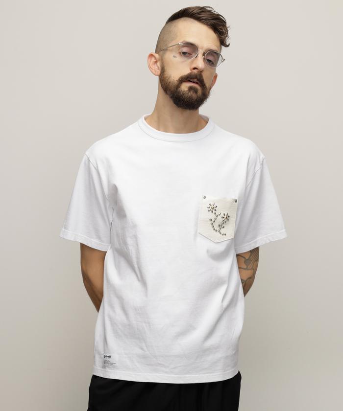 セール 30%OFF】T－SHIRT FLOWER STUDDEDLEATHER PKT/フラワー