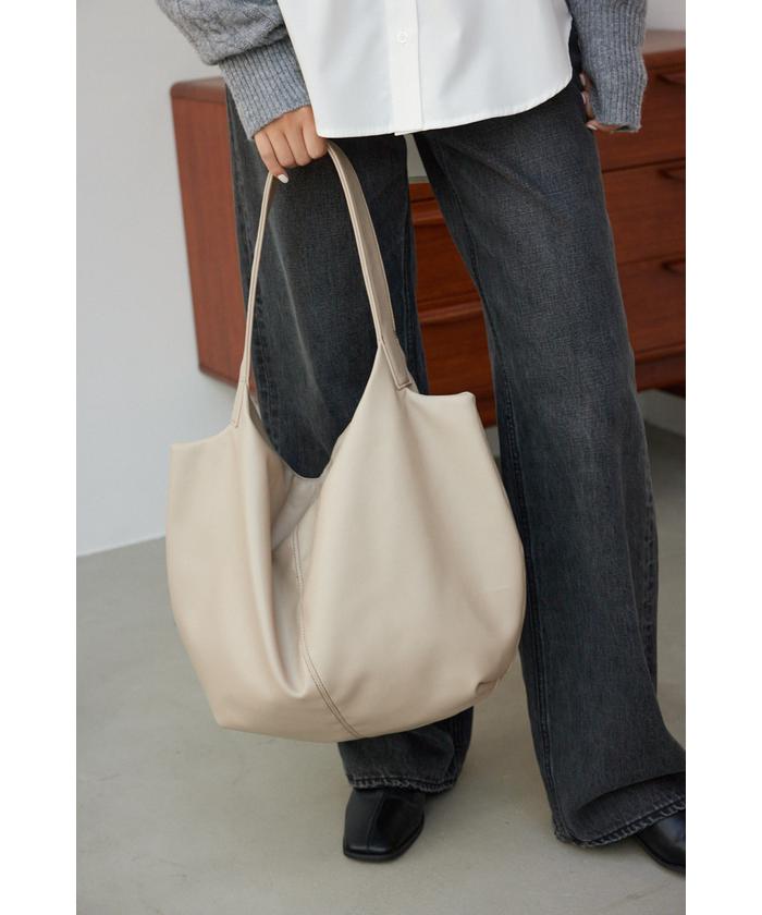 セール 50%OFF】フェイクレザーハーフムーントートバッグ