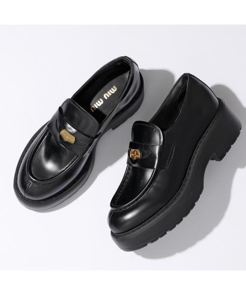 セール 31%OFF】MIUMIU ペニーローファー 5D926D B4L コイン(505775817 