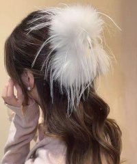 shoppinggo/ヘアクリップ ファー付き もこもこ フェイクファー ヘアピン ヘア留め 冬 ヘア爪 クランプ かわいい オシャレ 髪飾り 大人 クリスマス 上品/505789612