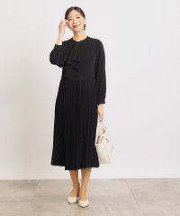 grove/ふんわりと広がる上品なラッフルタイプリーツワンピース/505816463