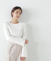 NATURAL BEAUTY BASIC/＜ハトメニットシリーズ＞フレアスリーブプルオーバー/505818218