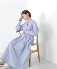 NATURAL BEAUTY BASIC/スリットネックフォルムシャツワンピース　24SS/505830690