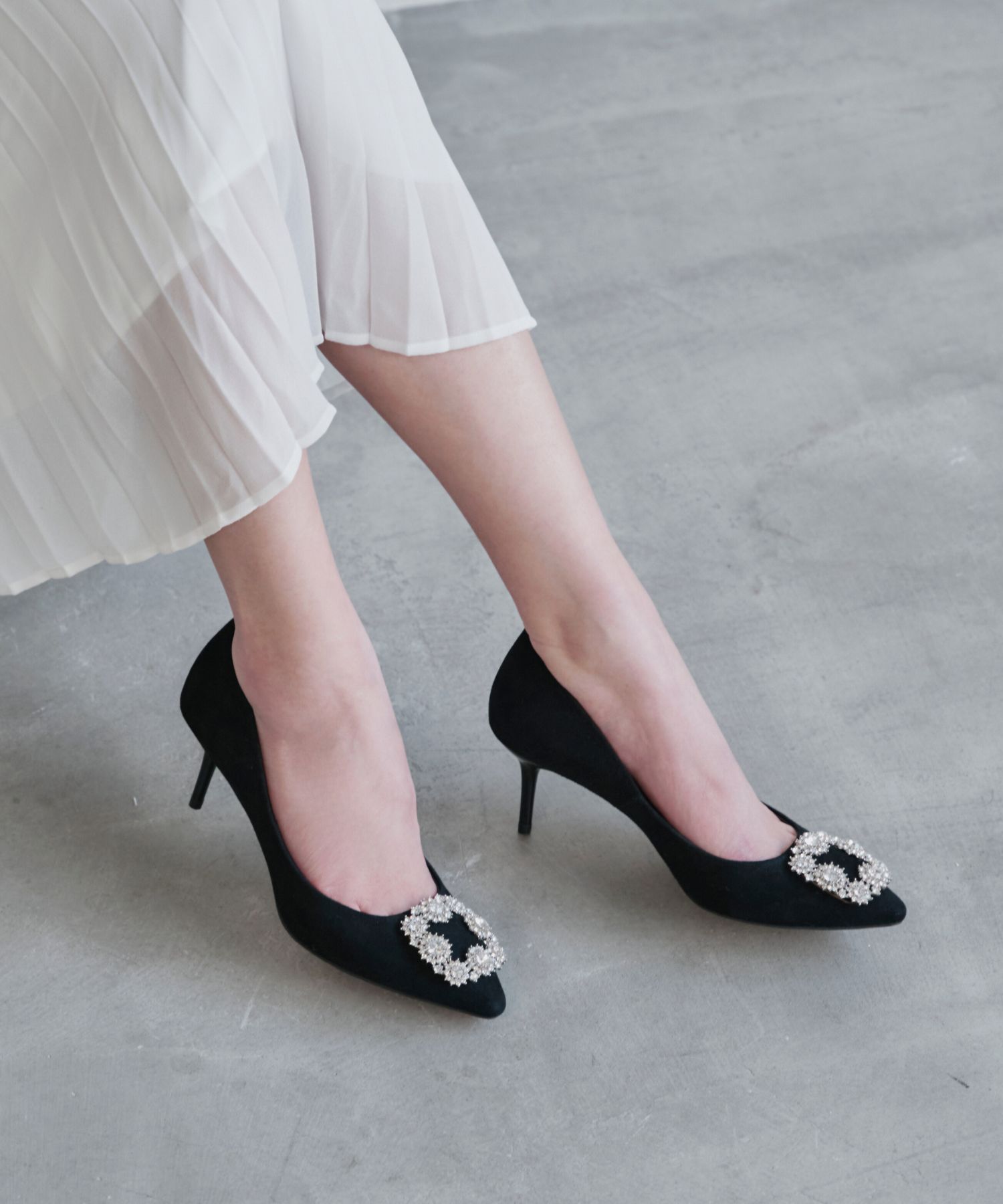 美品！HIMIKOビジューバックルレザーパンプス 23cmブラック