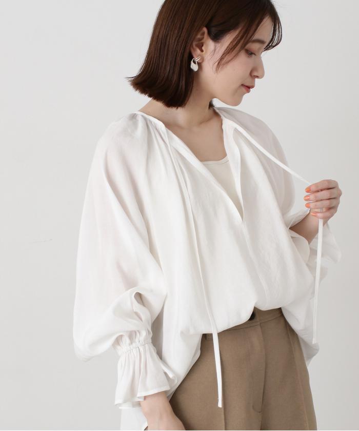 ユナイテッドトウキョウ⭐️トラペーズチュニックブラウス 20AW ベージュ0 S ユナイテッドトウキョウ⭐️トラペーズチュニックブラウス 20AW
