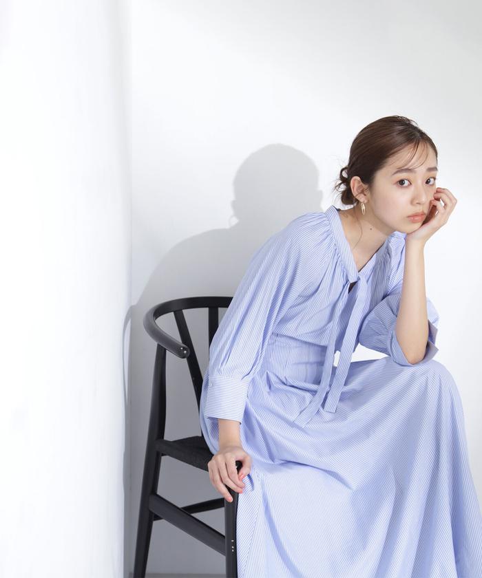 豊富な4色展開 清楚ガーリーなビックリボンのロング丈襟付き長袖