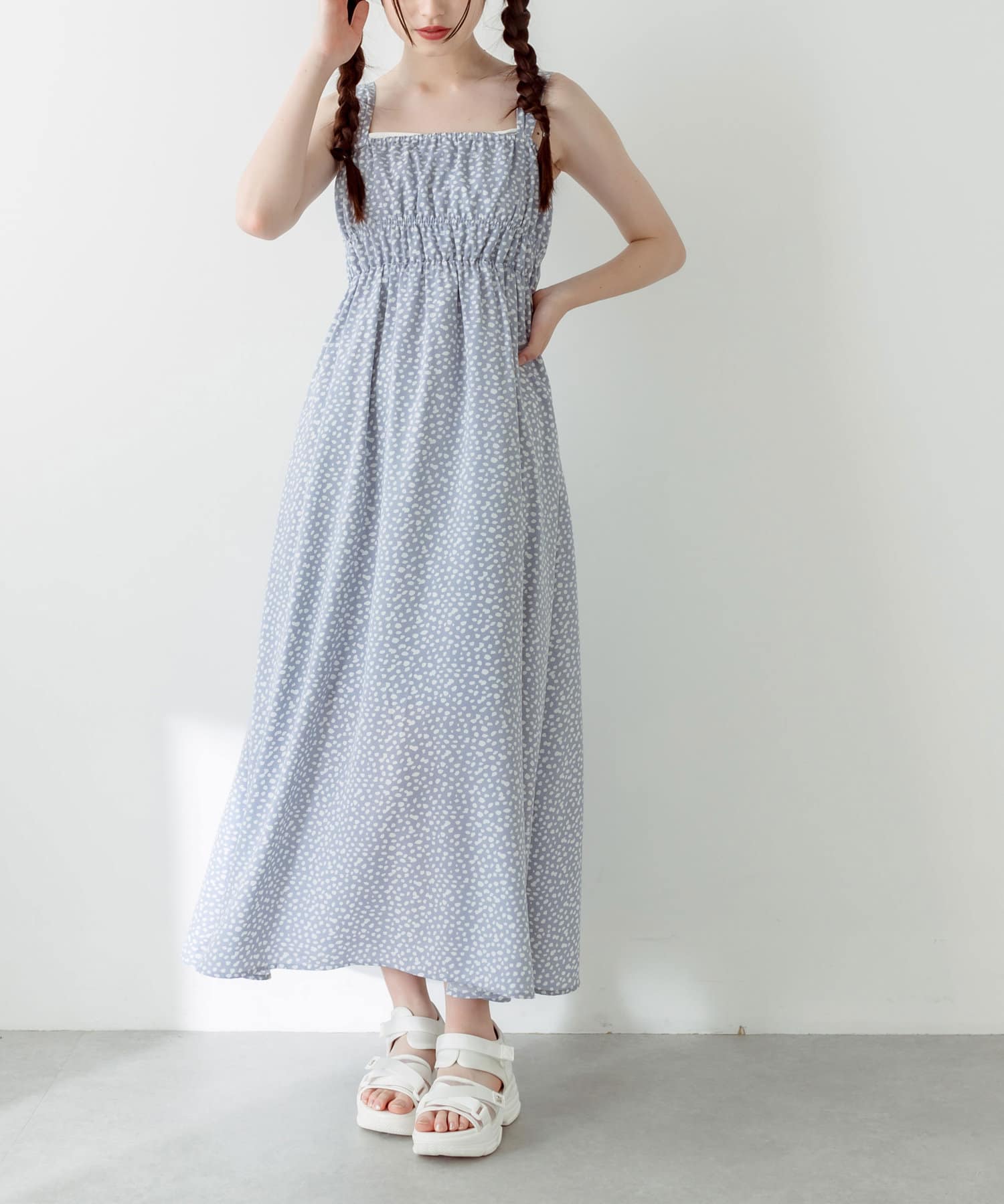 クーポン】【セール 60%OFF】肩リボンシャーリングキャミ