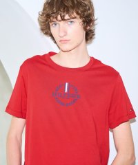 TOMMY HILFIGER/【オンライン限定】HILFIGERリースTシャツ/505915384