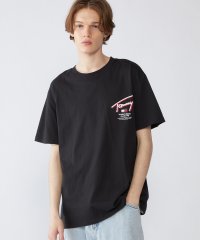 TOMMY JEANS/レギュラー3DストリートシグネチャーTシャツ/505938192