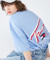 TOMMY JEANS/レギュラー3DストリートシグネチャーTシャツ/505938192