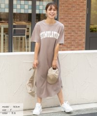 ad thie/Tシャツワンピース 半袖 ロゴスウェット ロゴプリント スリット入り 夏/505910811