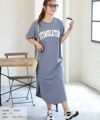 ad thie/アドティエ ad thie Tシャツワンピース 半袖 ロゴスウェット ロゴプリント スリット入り 夏/505910811