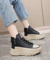 ブラック
