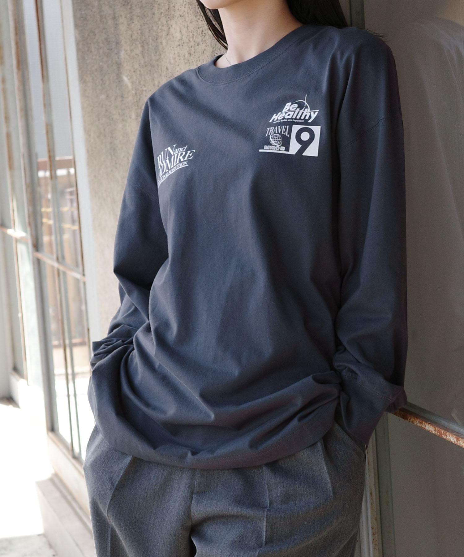 セール25%OFF】アンドミー andme 企業ロゴ プリント 長袖 T