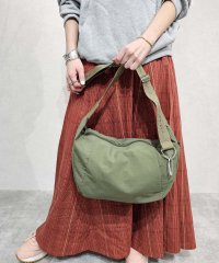 UNGRID bag/牛革付属　軽量撥水ソフトナイロン　大容量ショルダーバッグ　カラビナ　キー収納ポケット付/505984214