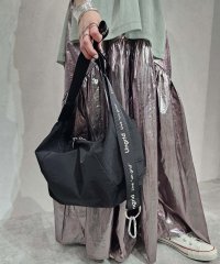 UNGRID bag/アングリッド Ungrid 牛革付属 軽量撥水ソフトナイロン 大容量ショルダーバッグ カラビナ キー収納ポケット付/505984214