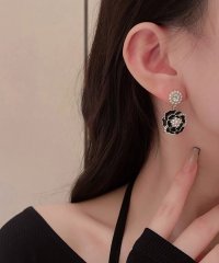 Lace Ladies/レースレディース Lace Ladies レイヤード フラワー パール × ビジュー ピアス/505989413