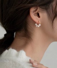 Lace Ladies/レースレディース Lace Ladies 淡水パール ライン ゴールド フープ ピアス/505989430