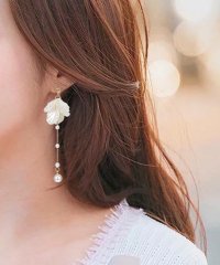Lace Ladies/レースレディース Lace Ladies シェル フラワー パール スウィング ピアス/505989431