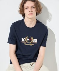 TOMMY HILFIGER/アイコニックローレルTシャツ/505993124