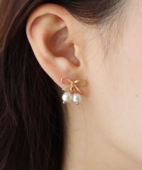 BLUEEAST/メタルリボン×パールピアス/506002591