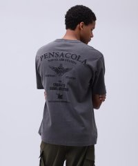 AVIREX/《直営店限定》FADE WASH T－SHIRT "PENSACOLA" / フェードウォッシュ Tシャツ "ペンサコーラ" / AVIRE/506005154