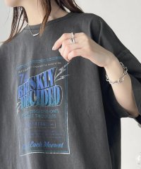 Classical Elf/《Javaジャバコラボ》ゆるっとカジュアルに着こなす。綿100%ピグメント加工グラフィックTシャツ/506005370