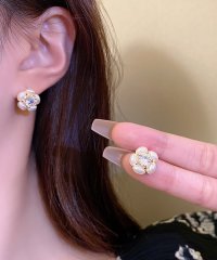 shoppinggo/ショッピングゴー shoppinggo ピアス 花 可愛い パールピアス はなピアス キラキラ ビジューピアス きれいめ レディース 人気アクセサリー/506009326
