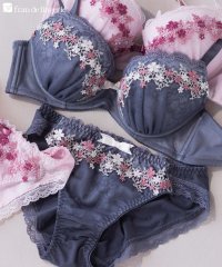 fran de lingerie/可憐なフラワーレースのフェミニンランジェリーナチュラルバスト 「フラワークラウン ペアブラジャー（ワイヤー有り）」 ブラジャーショーツセット/503189872