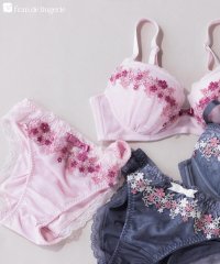 fran de lingerie/可憐なフラワーレースのフェミニンランジェリーナチュラルバスト 「フラワークラウン ペアブラジャー（ワイヤー有り）」 ブラジャーショーツセット/503189872