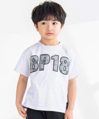 BeBe Petits Pois Vert/チェックパッチロゴ半袖Tシャツ(95~150cm)/506015102