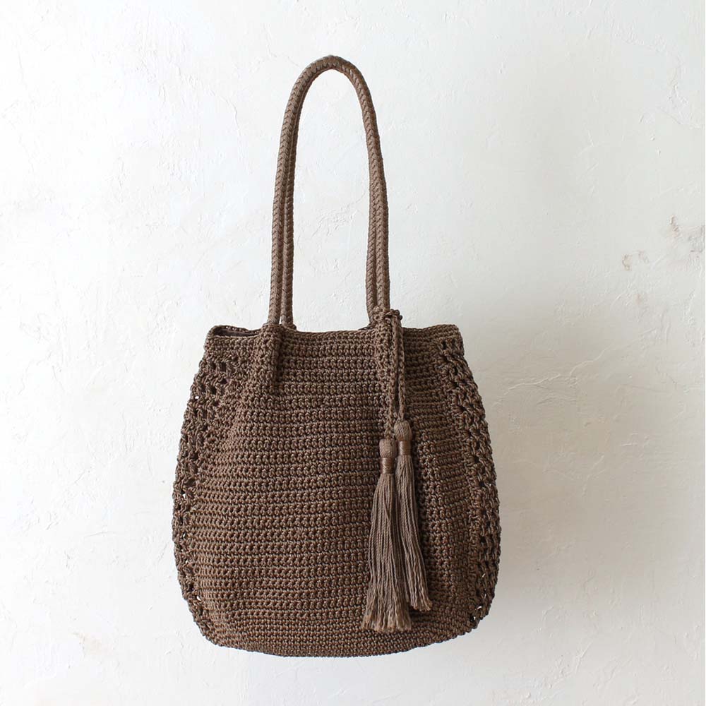 ブラウン編み込みトートバッグ タッセル付き TASSELトートバッグ両面Sサイズ BLACK×GREIGE ※ストラップ