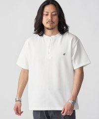 SHIPS MEN/*SHIPS: ワンポイント ロゴ バーズアイ ヘンリーネック Tシャツ 24SS/506019097