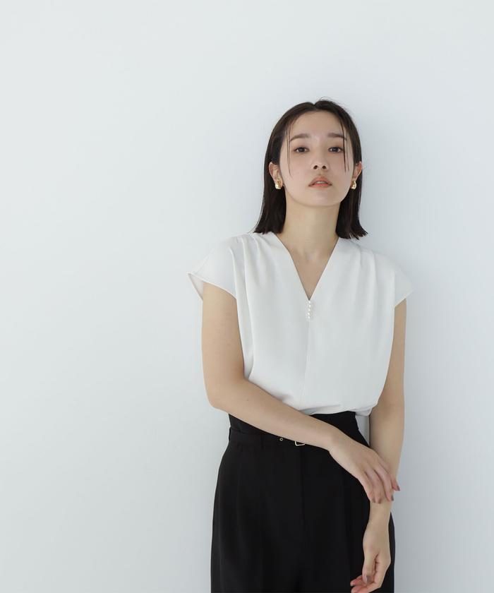 【美品】Fit more Ｖネックパール　ブラウス Fit more ブラウス シャツ 「ZOZO限定カラー」Vネックパール
