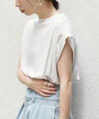 quaranciel/quaranciel:〈洗濯機可能〉タックショルダー フレンチスリーブ TEE/506030276