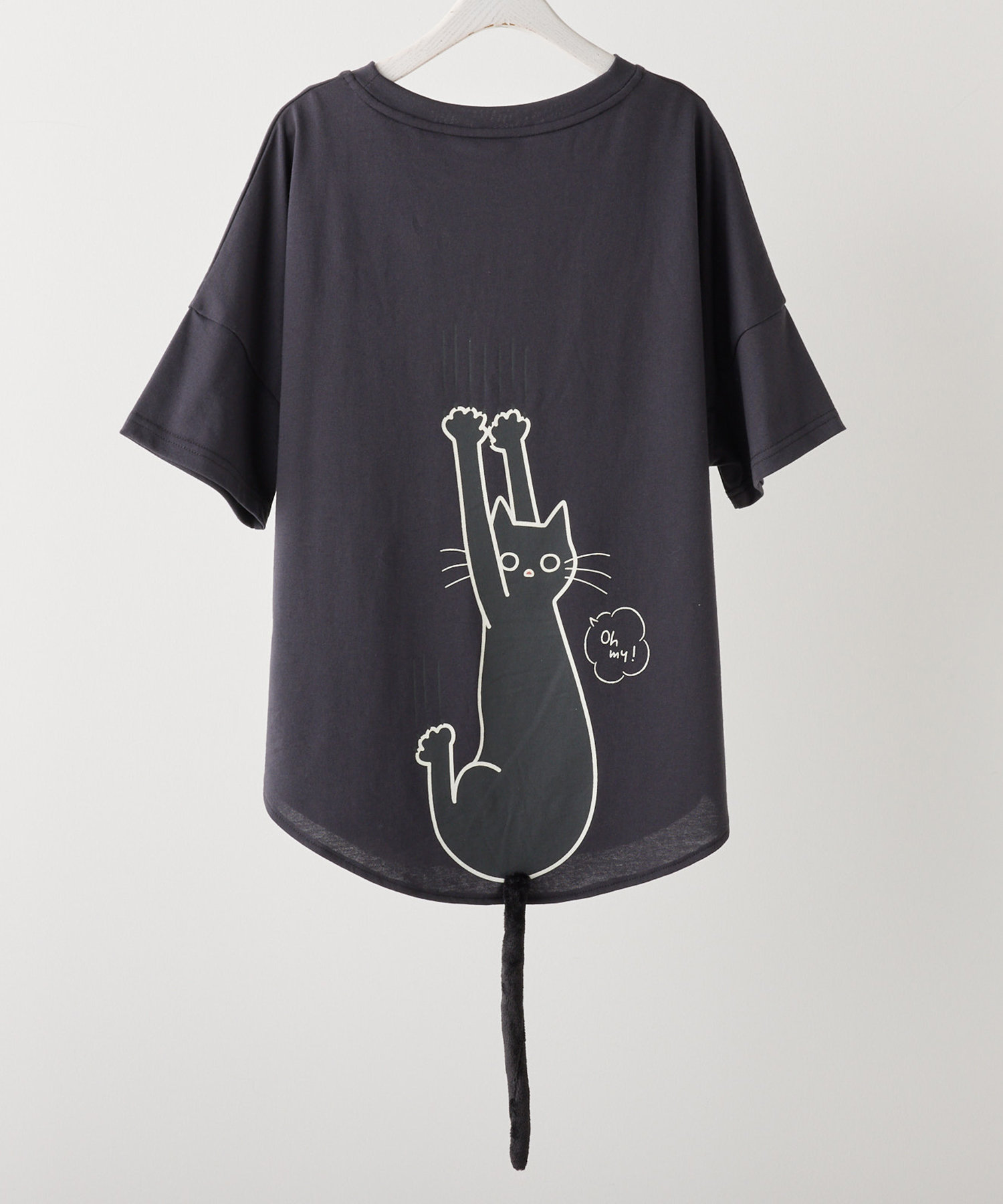 深緑くま帽子　ネコtシャツコーデ【ネオブライス】アウトフィット　着回しコーデ ロゴネコ帽子BigT[品番：OLOW0016004]｜RMAF NICE CLAUP / OLIVE