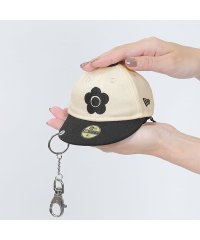 MARY QUANT/NEW ERA (R) × MQ BIGデイジー ダイカットポーチ/506092849