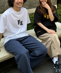 CANAL JEAN/【ユニセックス】FENFEATH(フェインペイ)FEペイントロゴ半袖Tシャツ/506094655