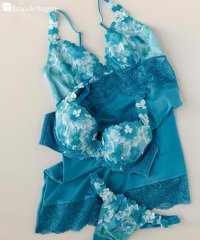 fran de lingerie/可憐な花びら刺繍ワンピースのインナーとしても◎ 「グレースイストフラワーペタル デザイン系スリップ」 スリップ/506096843