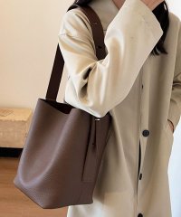 ninon/フロージュ florge 【7段階調節の肩紐】2WAY シュリンクPUレザー縦型バケツバッグ/トートバッグ/ワンハンドルバッグ/506122070