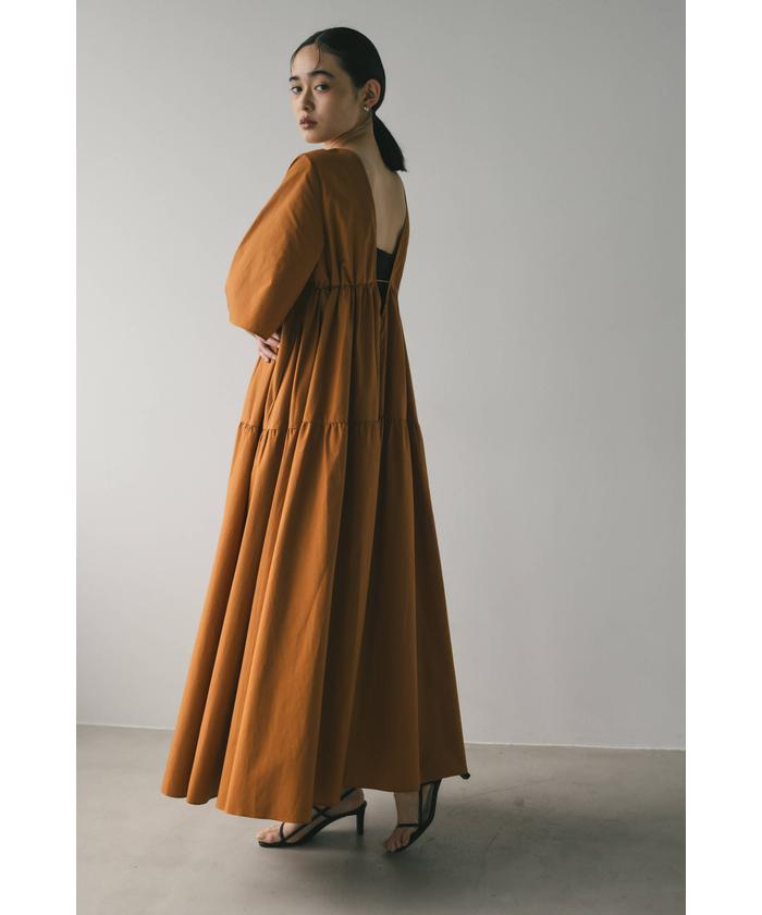 REISS★BECCI オープンバック ミディワンピース バックオープンティアードワンピース（膝丈/ミディ丈ワンピース