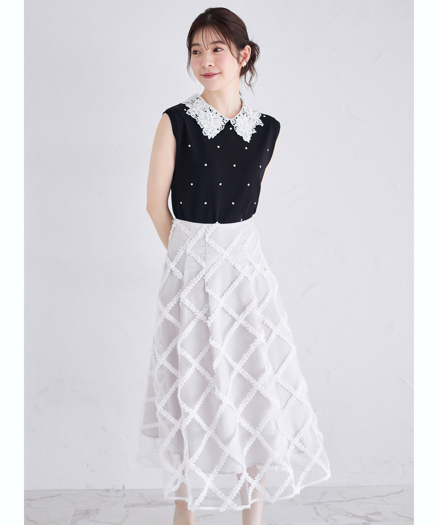 再々販【即納】ブラック×レッド ♡ 裾にお花を咲かせた