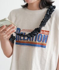VENCE　EXCHANGE/シャイニーギャザースマホショルダー/506001071