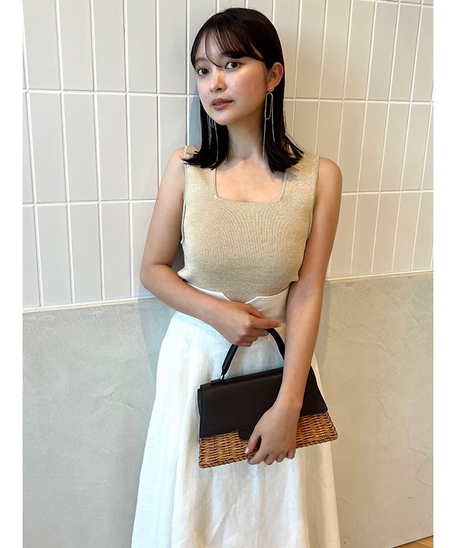 セール 20%OFF】スクエアネックコンパクトニットトップス