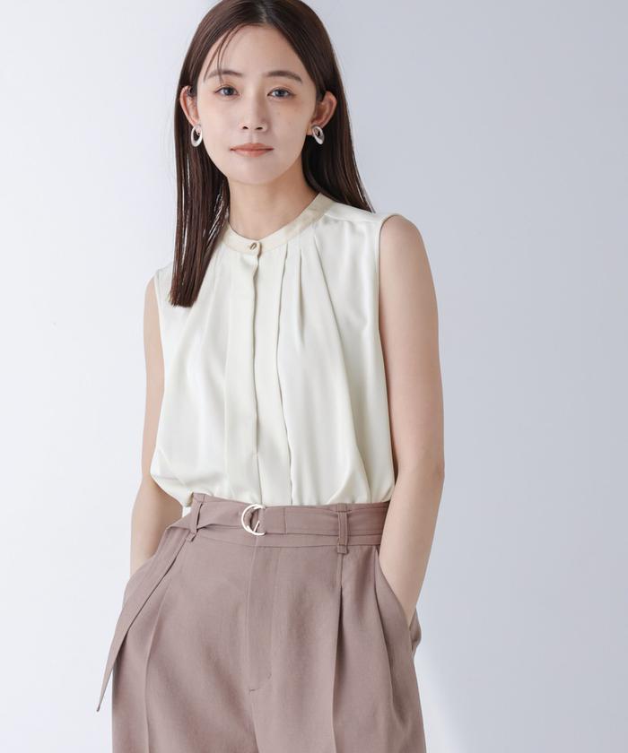 セール 40%OFF】スタンドバイカラーノースリーブタックブラウス